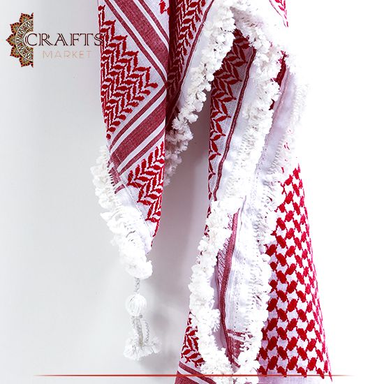 شماغ محبوك ومهدب يدوياً باللون الابيض و الأحمر شماغ محبوك ومهدب يدوياً باللون الابيض و الأحمر