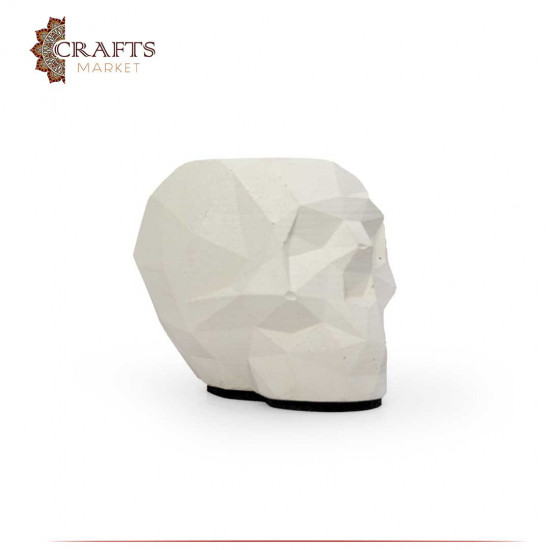 Cement skull-shaped vase for pens white color Cement skull-shaped vase for pens white color