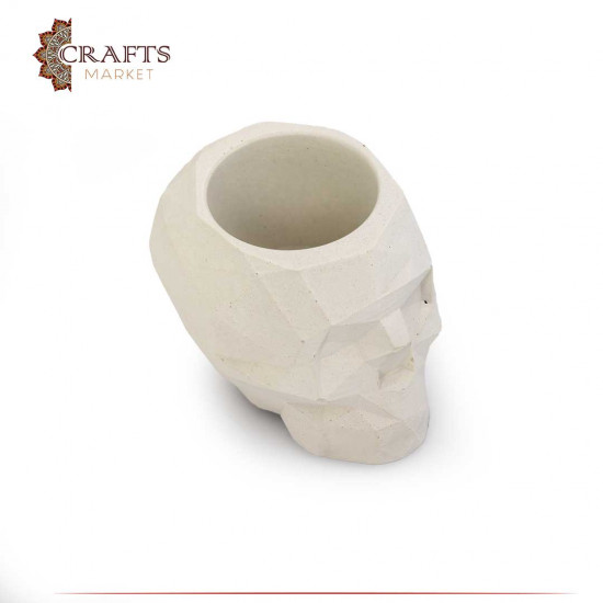 Cement skull-shaped vase for pens white color Cement skull-shaped vase for pens white color