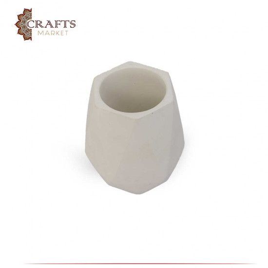 Hexagonal cement vase for pens - white color Hexagonal cement vase for pens - white color