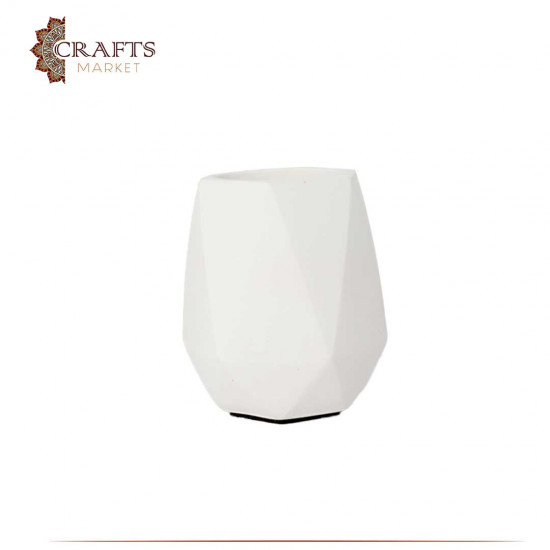 Hexagonal cement vase for pens - white color Hexagonal cement vase for pens - white color