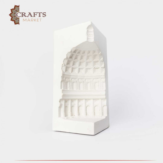 A cement candle holder in the shape of the ancient Pantheon - white A cement candle holder in the shape of the ancient Pantheon - white