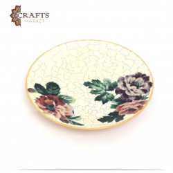Decorative plate made of eggshells