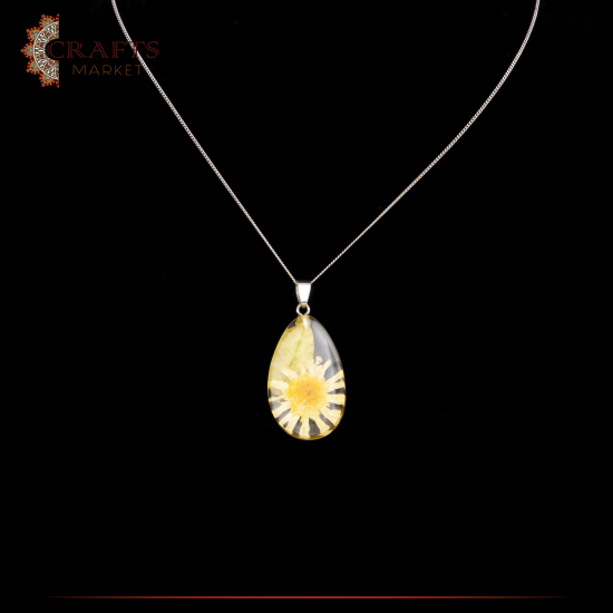 Handmade 925 Sterling Silver Necklace in the form of a Chrysanthemum Flower Handmade 925 Sterling Silver Necklace in the form of a Chrysanthemum Flower