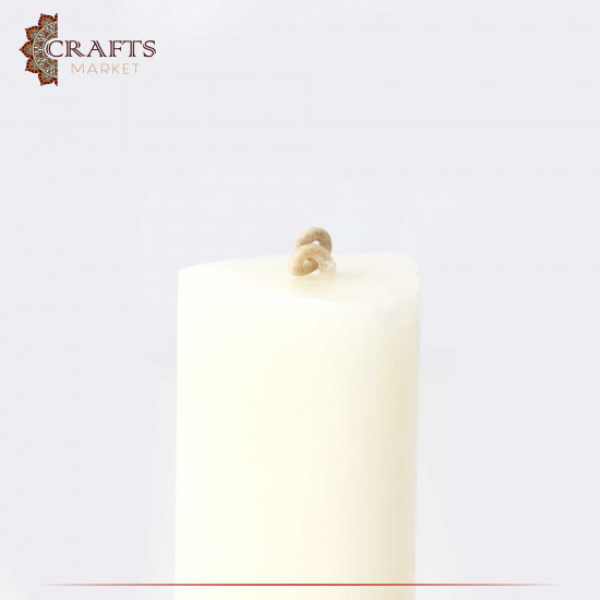 Luxury Triangular Candle with Plate in a Roses Design